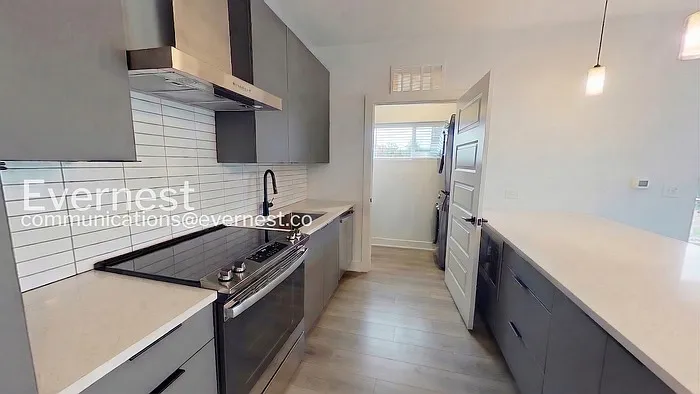 2220 Webberville Rd #205 — Photo 5