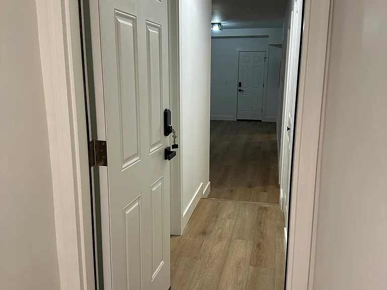 3243 W Thomas St #B2 — Photo 4