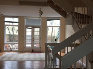 110 W Pine Pl, Saint Louis, MO 63108