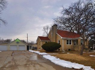 245 NW 22nd St, Lincoln, NE 68528