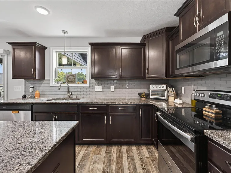 1200 Eagles Nest Ln — Photo 14