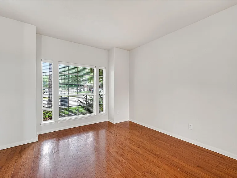 14603 Bladenboro Dr — Photo 9