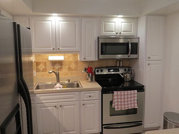 3rd image of 1330 Glen Oaks Dr E Unit 175D