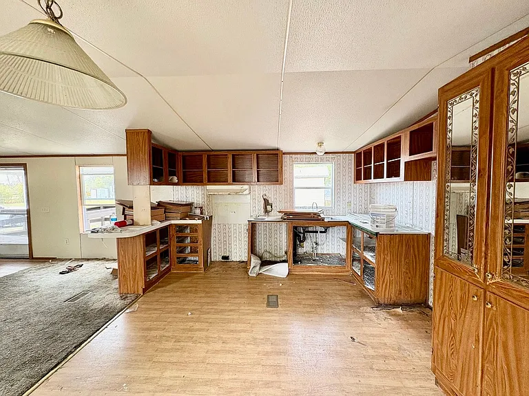 1128 S Gay Ave — Photo 29