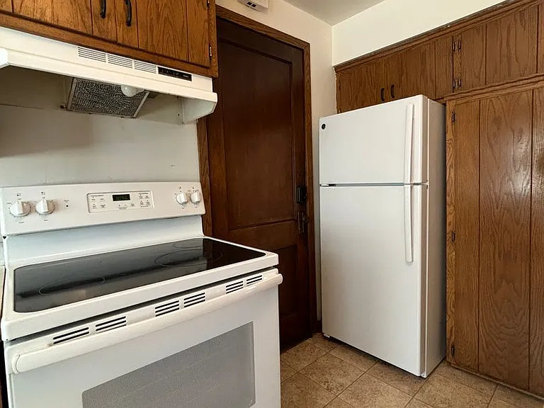 614 5th St NE — Photo 30