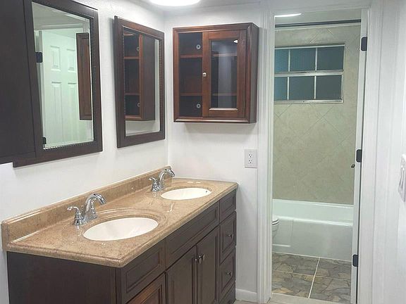 4th image of 4141 NW 44th Avenue #116