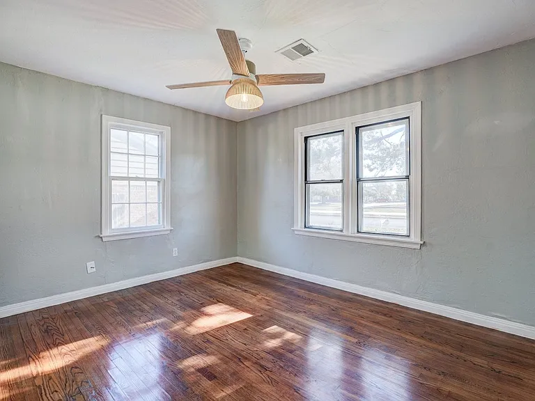 3135 NW Grand Blvd — Photo 30