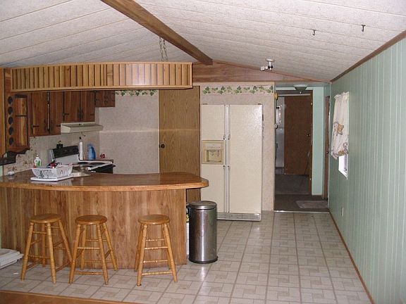 breakfast bar, kitchen & hall to master bdrm