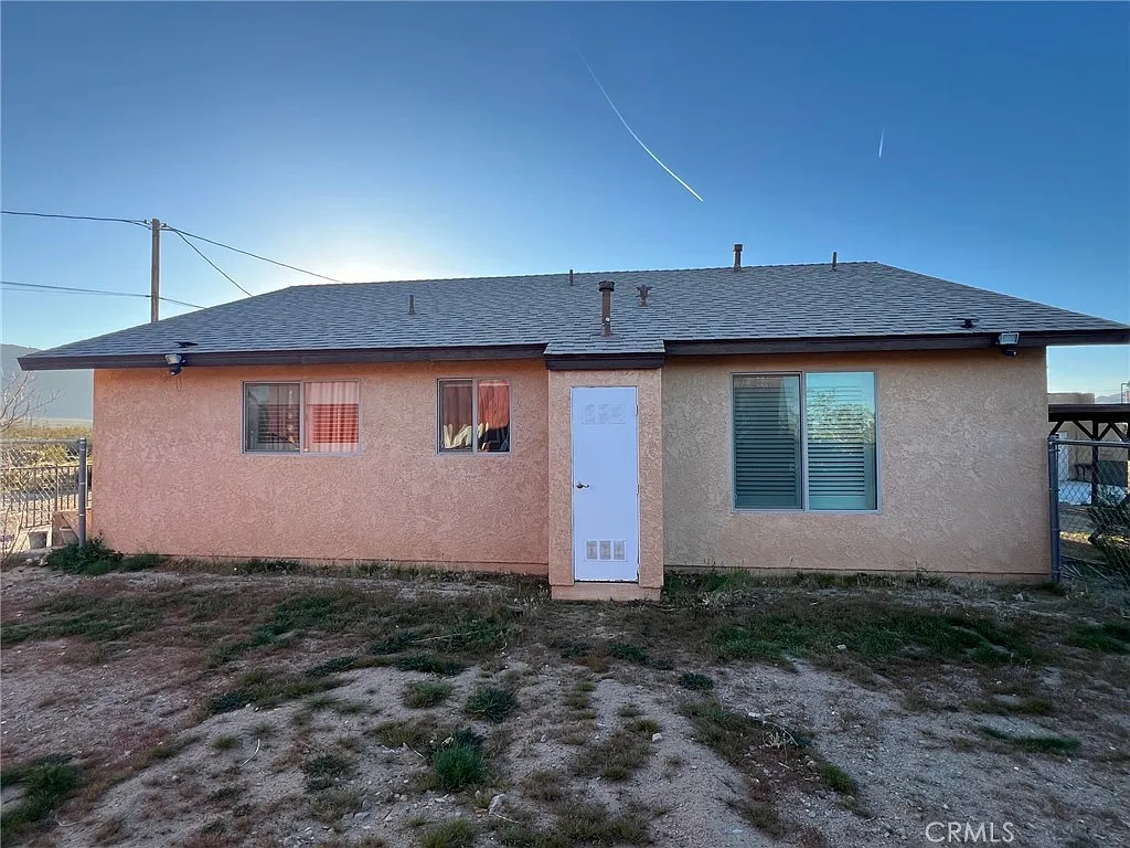 2 bed, 1100 sqft, $2,400 — Photo 2