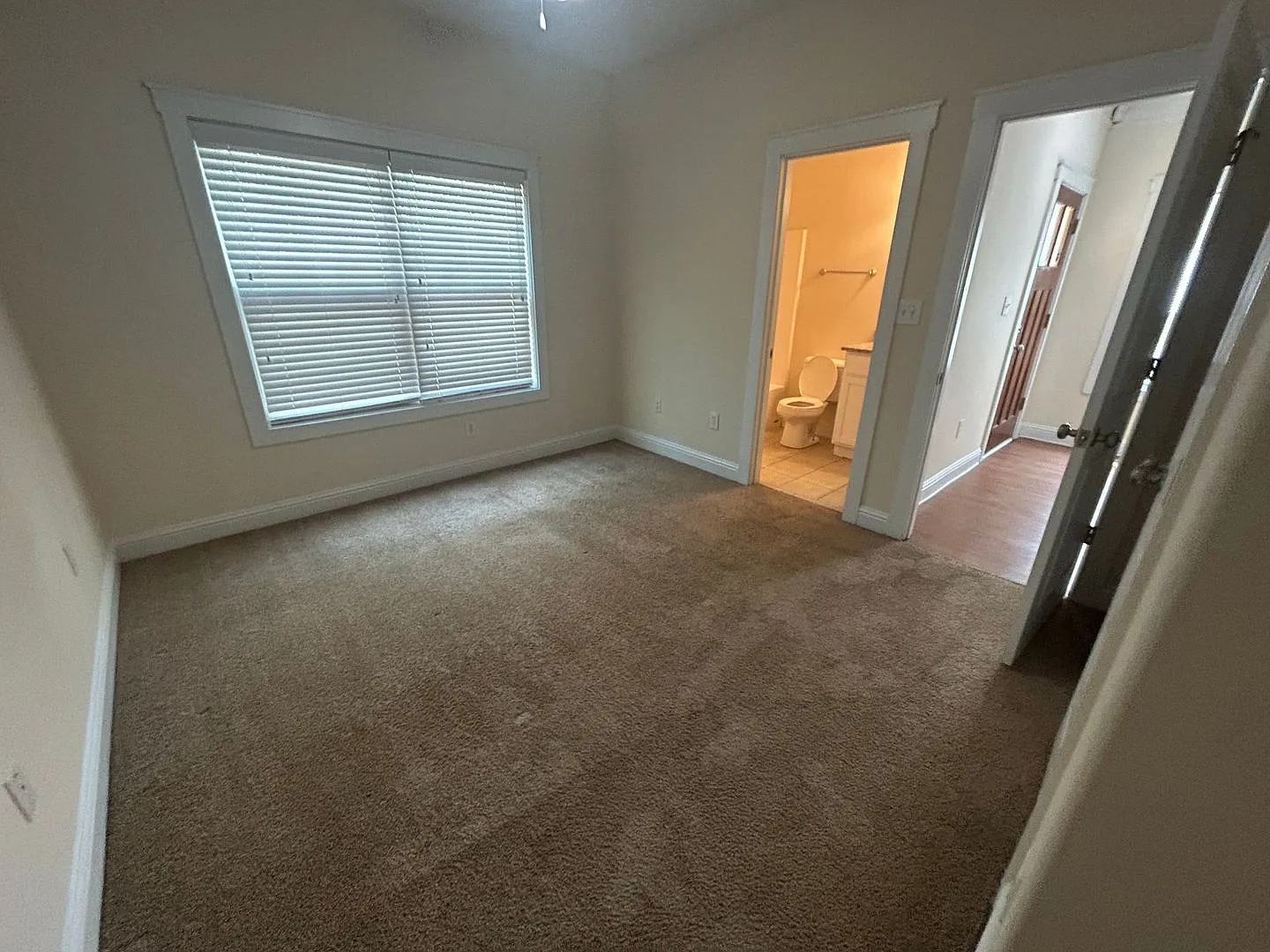 Pre-Leasing For August 6th 2027! — Photo 4
