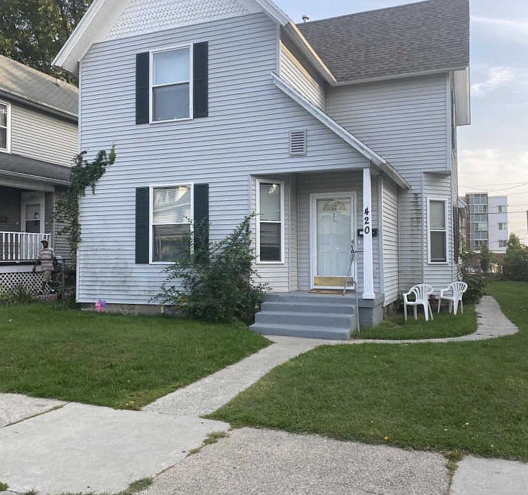 1st image of 420 Woodlawn St SE