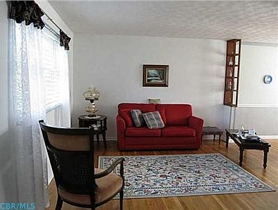 2nd image of 429 Willow Run Dr