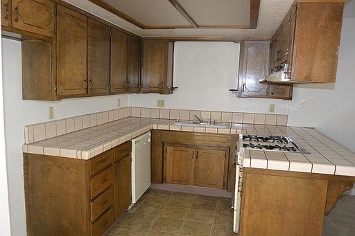 5th image of 2044 E Laura Ave