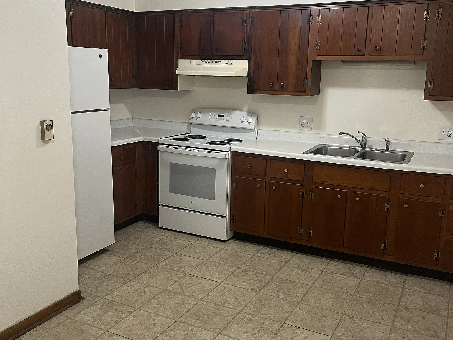 2 bed, 900 sqft, $1,600 — Photo 1