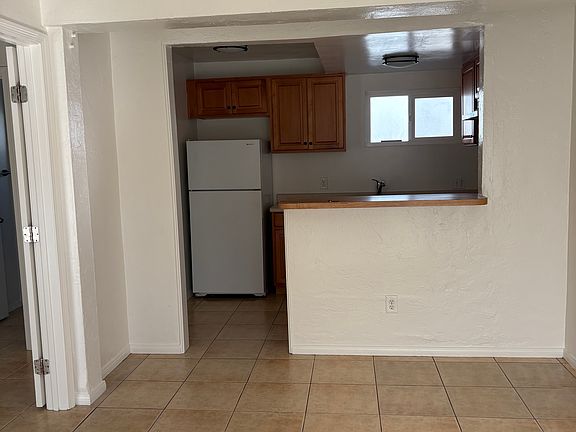 2nd image of 728 Diamond St Unit B