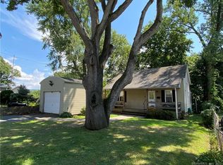 43 Anderson St, Naugatuck, CT 06770