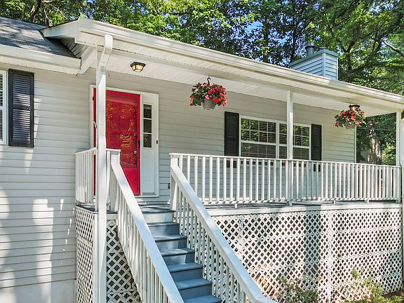 3rd image of 3125 Sharon Cir