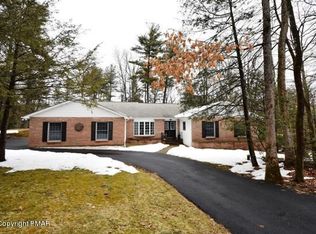 7262 Moss Dr, Swiftwater, PA 18370