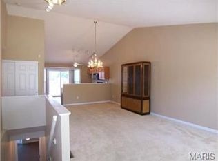 10191 Chancery Ln, Saint Louis, MO 63123