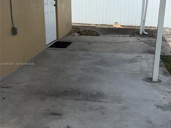 170 E 46th St #2, Hialeah, FL 33013