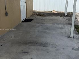 170 E 46th St, Hialeah, FL