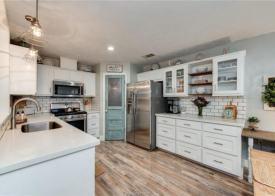 1st image of 3904 Stony Creek Ln