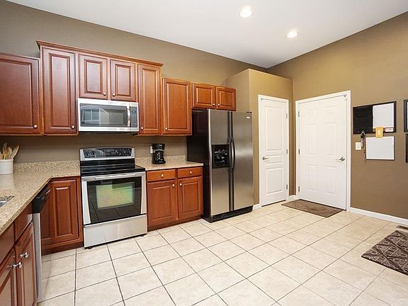 5th image of 4440 English Oak Ct