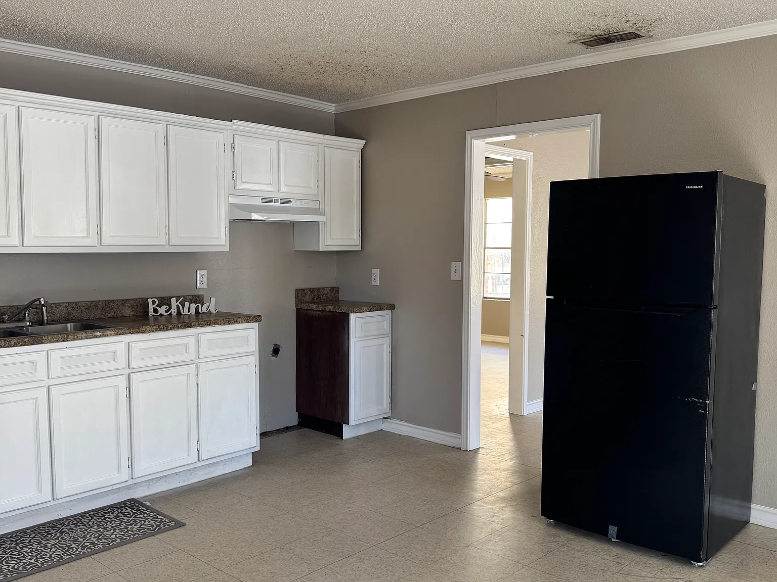 3 bed, 1792 sqft, $1,575 — Photo 3