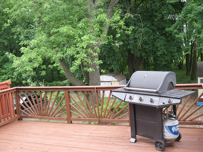 1090 Taylor Dr — Photo 10