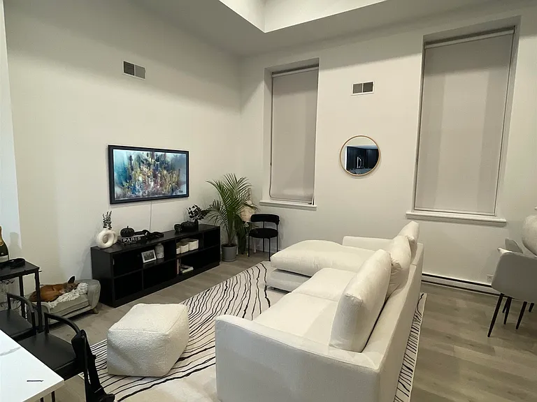 1024 Clinton St #103 — Photo 4