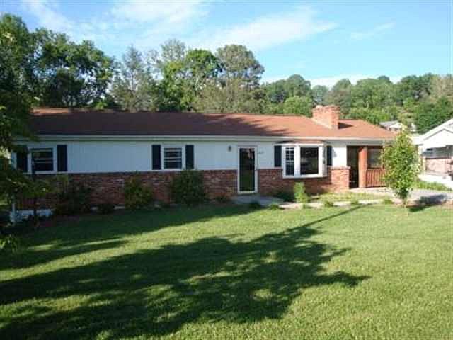 1st image of 304 McChesney Dr