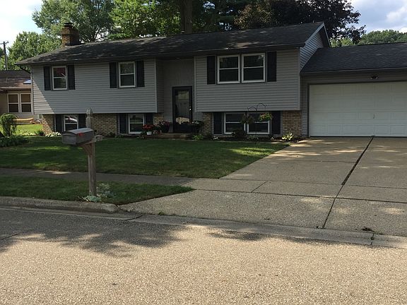 2nd image of 405 Oakdale Dr
