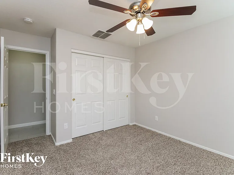 1130 E Oak Rd — Photo 10