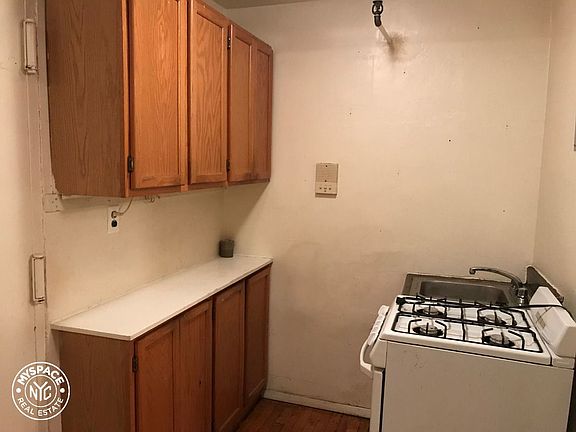 3rd image of 1102 Dean St APT 7