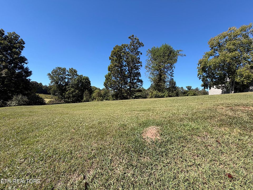 2nd image of 101 Center Park Ln