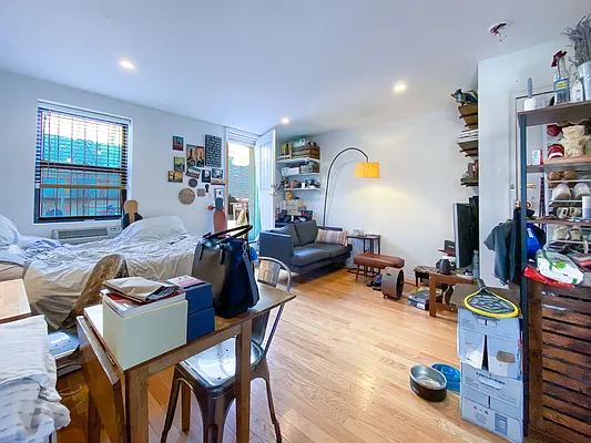 Rented by City Connections Realty | media 23