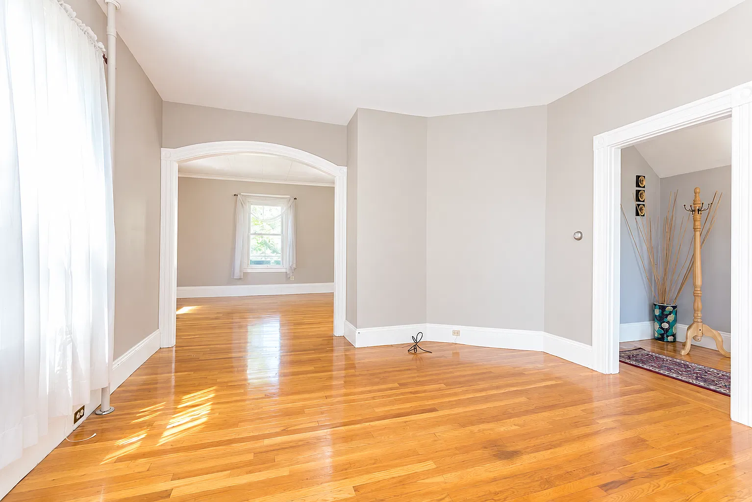 3 bed, 1.5 bath, 1686 sqft, $3,750 — Photo 1