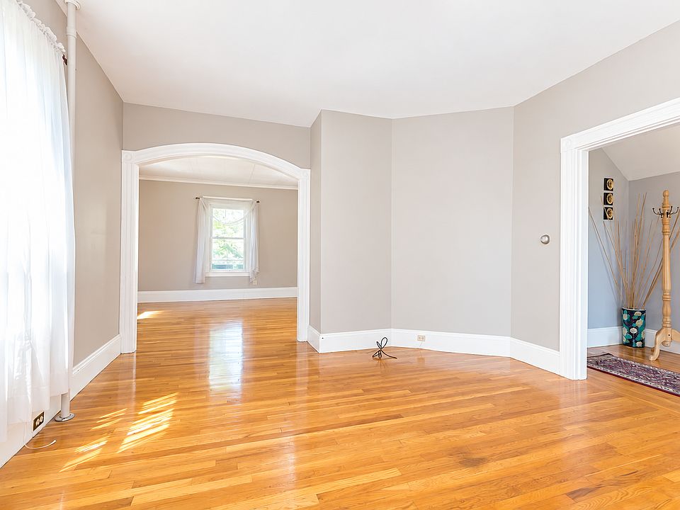 1st image of 68 Hollace St