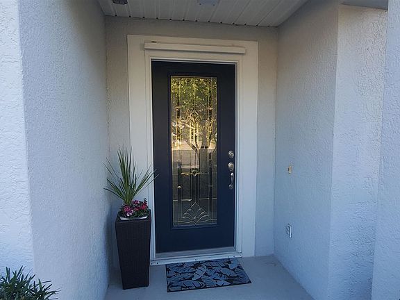 2nd image of 585 Willowgreen Ln