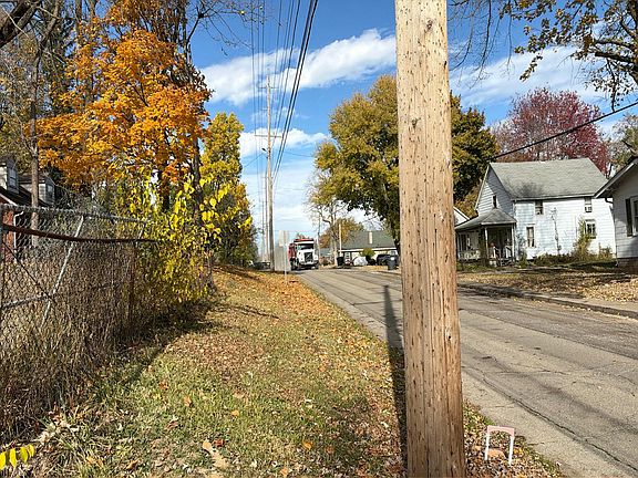 4th image of 725 Indiana Ave