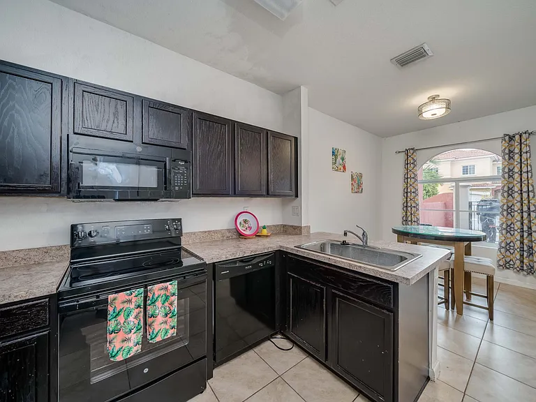 3511 NW 29th Ct — Photo 20