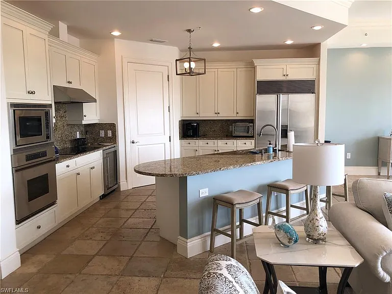 1400 Gulf Shore Blvd N #310 — Photo 8