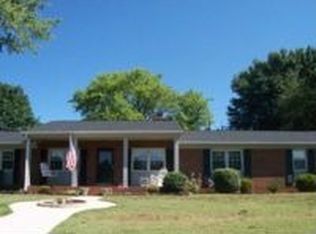 206 Beaucrest St, Kernersville, NC 27284