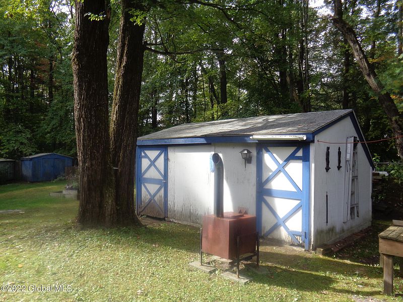 4th image of 134 Hutchins Road