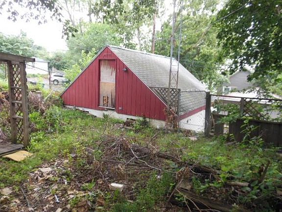 5th image of 1121 Holly Ave