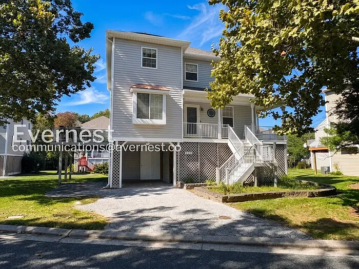 4 bed, 2.5 bath, 2424 sqft, $3,195 — Photo 1