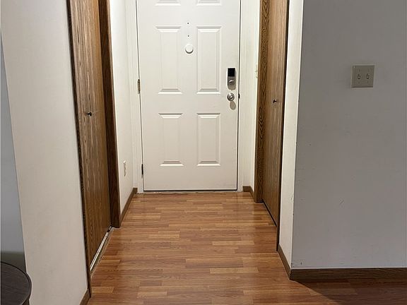 2nd image of 105 Woodstone Ln APT 71