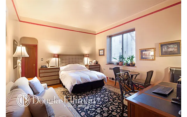 Sold by Douglas Elliman | media 15