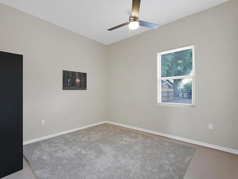 707 Alameda Blvd NW — Photo 9
