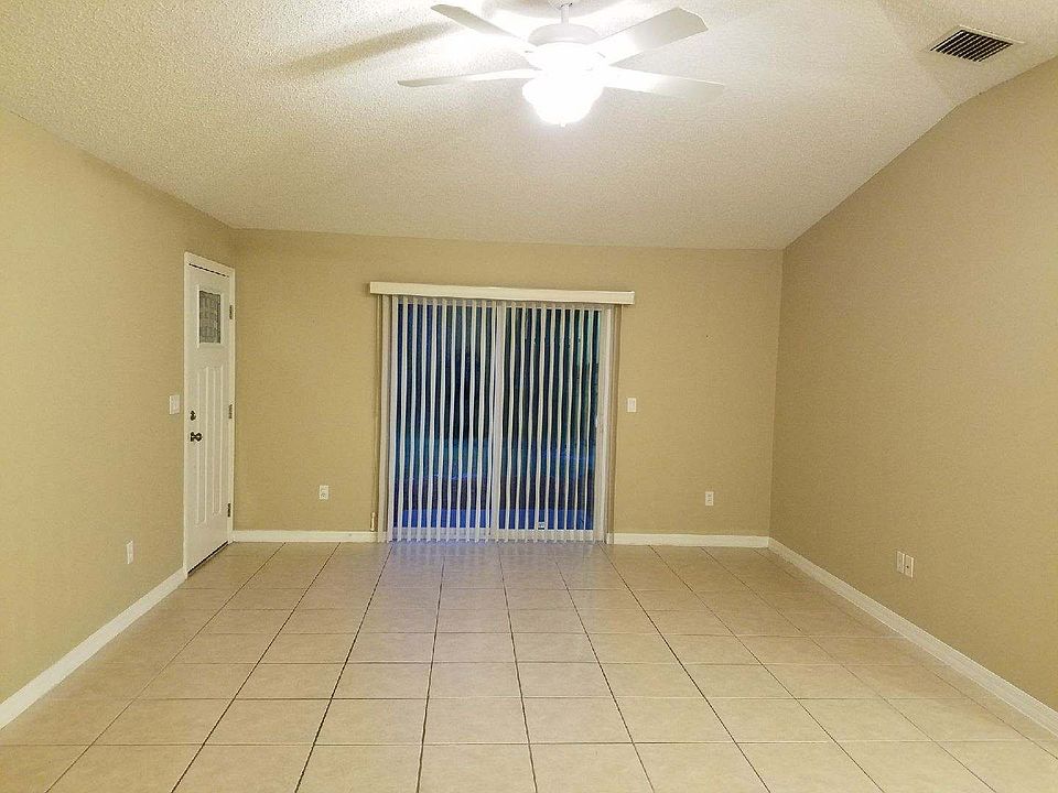1st image of 32 Lindsay Dr #B